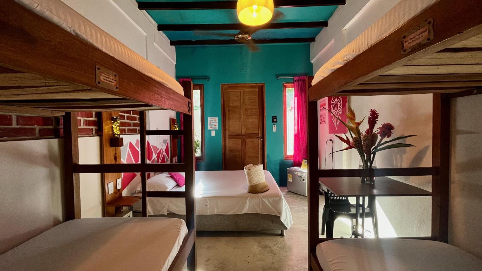 Tayrona Juancho'S House Hostel & Coworking Los Naranjos Exterior photo